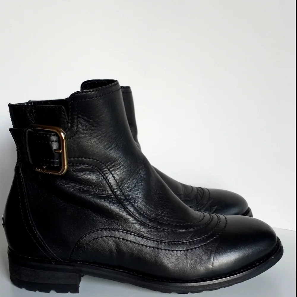 JIMMY CHOO BRYLEE BLACK LEATHER BUCKLE MOTO BIKER